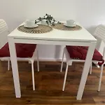 1-Bed Apartment Sleeps 6 In The City Center