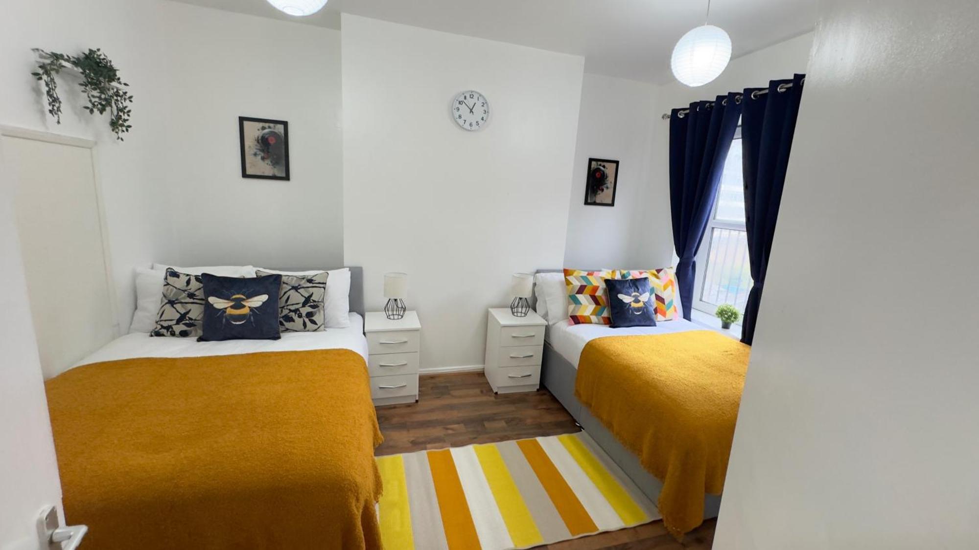 1-Bed Apartment Sleeps 6 In The City Center * Birmingham