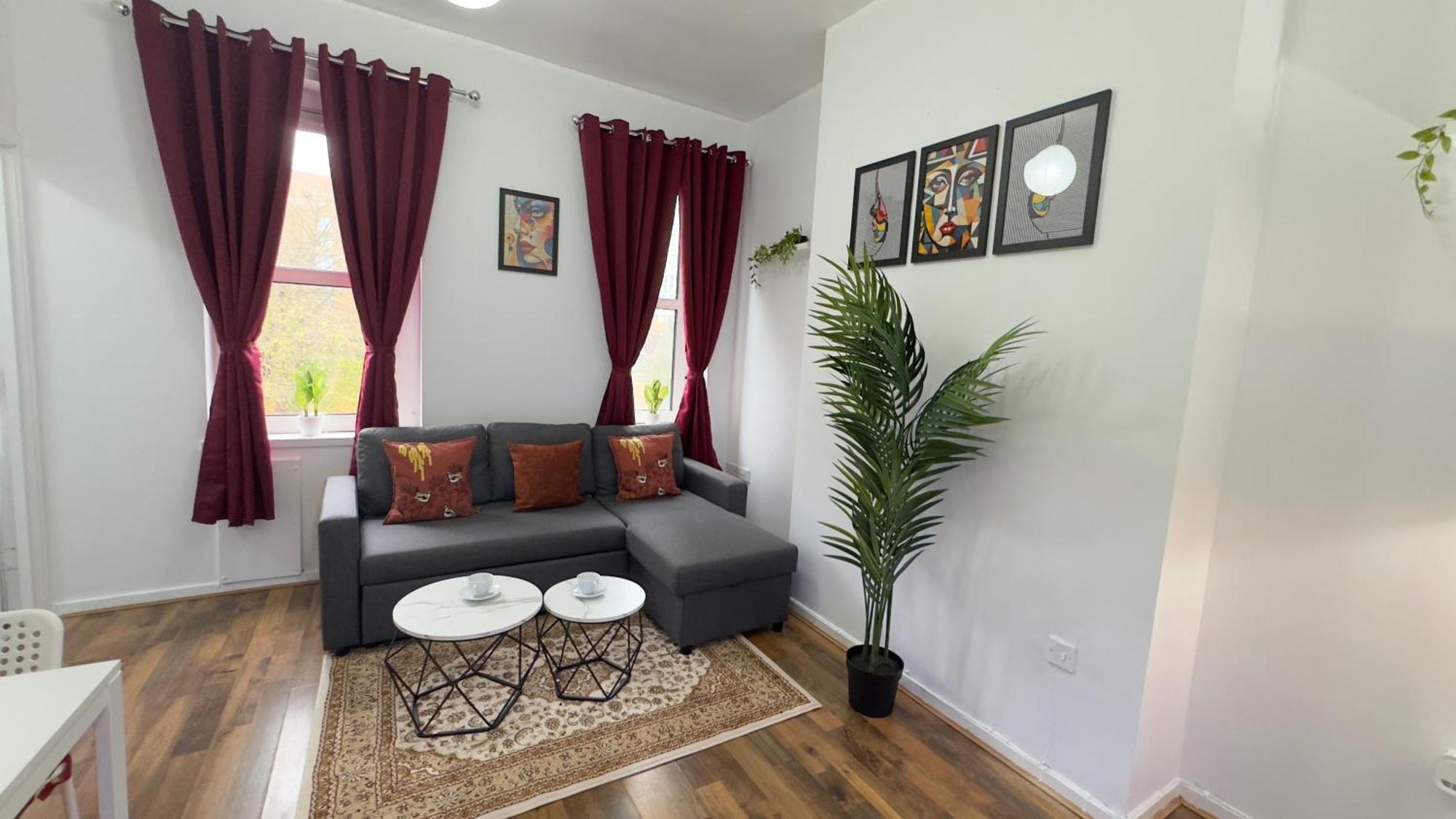 1-Bed Apartment Sleeps 6 In The City Center *