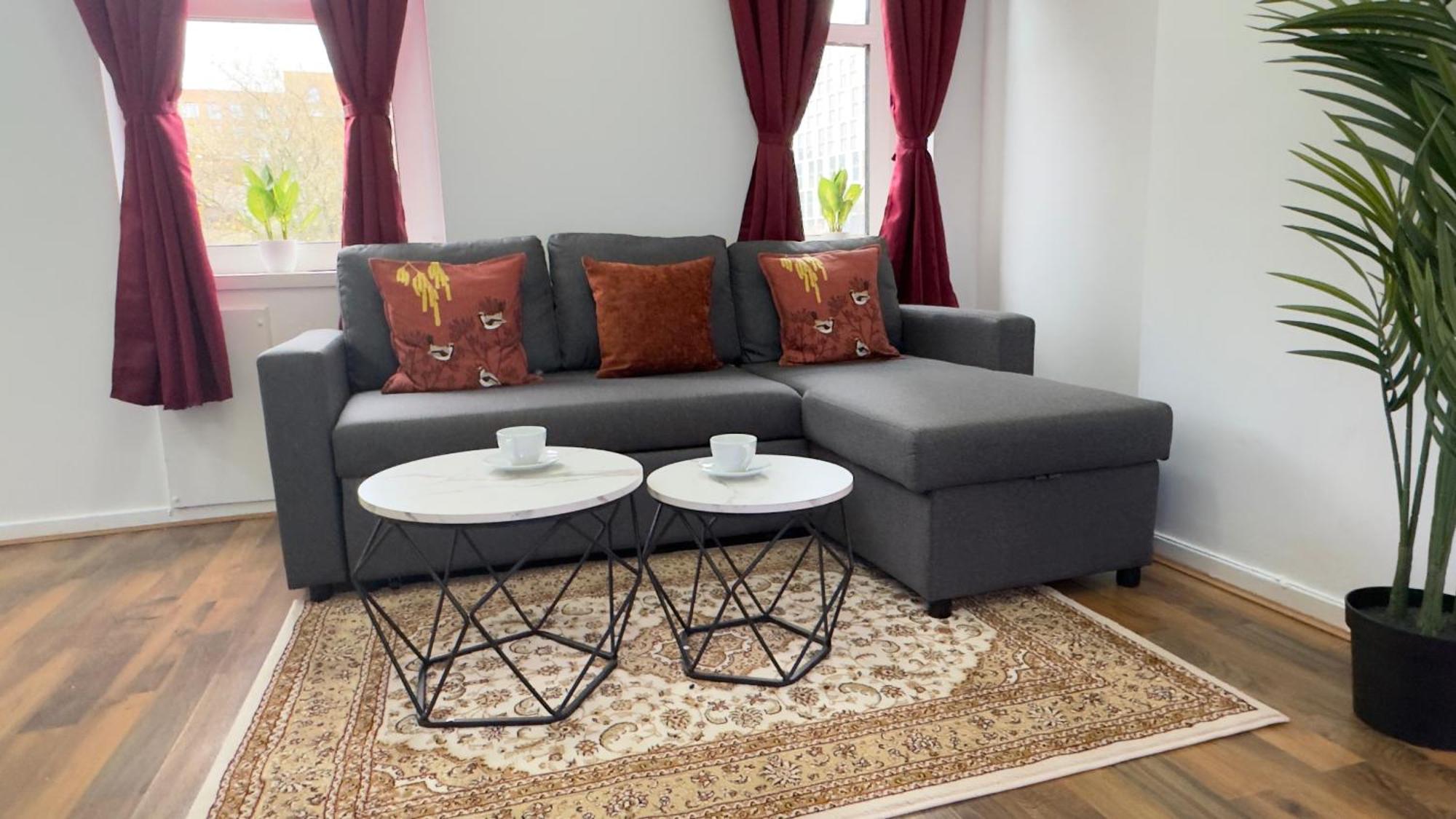 1-Bed Apartment Sleeps 6 In The City Center Apartment *