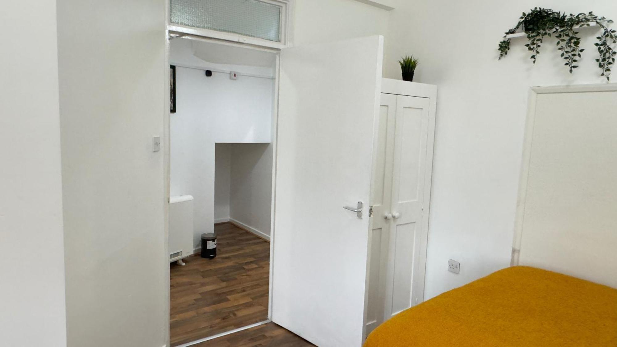 Apartment 1-Bed Apartment Sleeps 6 In The City Center